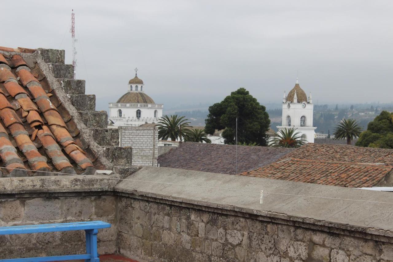 Отель Hostal Cafe Tiana Латакунга Экстерьер фото